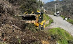 Yağış sonrası belediye ekipleri sahaya indi