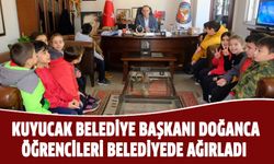 Kuyucak Belediye Başkanı Doğanca, öğrencileri belediyede ağırladı