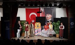 Başkan Çerçioğlu Koçarlı'da minikleri tiyatro ile buluşturdu