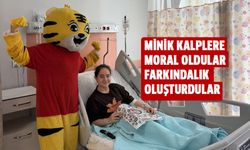 Minik kalplere moral oldular!