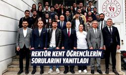 Rektör Kent öğrencilerin sorularını yanıtladı