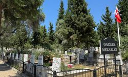 Nazilli’de mezarlıklar doldu taştı.. Vatandaşlardan mezarlık bakımına tam not