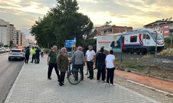 Trenin çarptığı kadın yaralandı