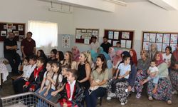 Tek öğretmenli okulun öğrencileri mezuniyet sevinci yaşadı