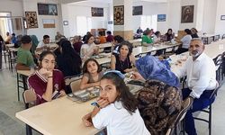 Eğrek Cemevi'nde gelenek yaşatıldı.. 1.200 kişiye aşure dağıtıldı