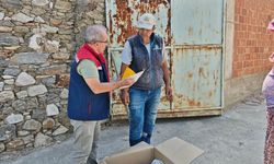 Nazilli'de 2 bin 500 Akdeniz meyve sineği tuzağı dağıtıldı