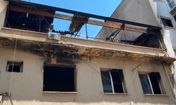 Evini ateşe verdi, alevler geceyi aydınlattı