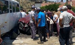 Bozdoğan’da işçi servisi ile otomobil çarpıştı:3 yaralı