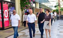 Vali Varol, alışveriş merkezinde vatandaş ve esnafla buluştu