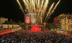 Başkan Çerçioğlu on binlerce Aydınlıyı Atatürk Kent Meydanı’nda Kurtuluş coşkusunda buluşturdu