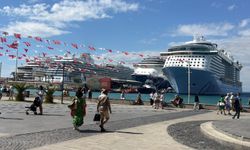 Kuşadası’na 4 kruvaziyerle 11 bin 811 turist geldi