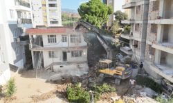 Metruk bina yıkıldı, trafik rahatlayacak