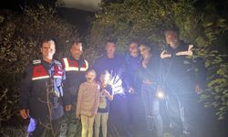 Kaybolan aileyi jandarma ekipleri kurtardı