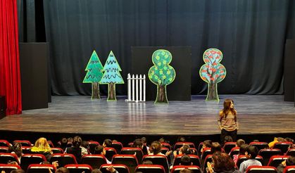 ÖĞRENCİLER BAŞKAN ÇERÇİOĞLU’NUN ÇALIŞMALARI İLE TİYATROYLA BULUŞTU