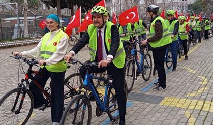Öğrenciler bayrak içn pedal çevirdi!