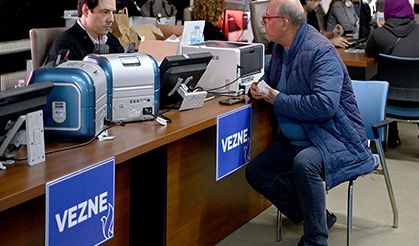 KUŞADASI BELEDİYESİ’NİN YÖRÜK HİZMET ÇADIRINDA TÜM İŞLEMLER KOLAYLIKLA YAPILIYOR