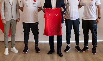 Başkan Günel, Plaj Futbolu Milli Takımı’nın teknik ve idari kadrosunu ağırladı