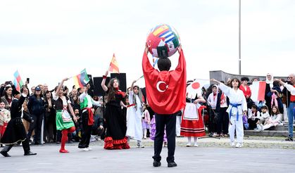 Kuşadası'nda 23 Nisan coşkuyla kutlandı!