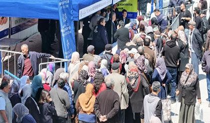 Sultanhisar ve Buharkent'te binlerce fide vatandaşlarla buluştu