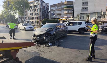 Aydın'daki kazada baba ve oğlu yaralandı