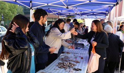 Hastanede tedavi gören çocuklar için destek oldular