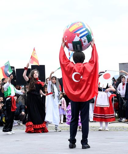Kuşadası'nda 23 Nisan coşkuyla kutlandı!