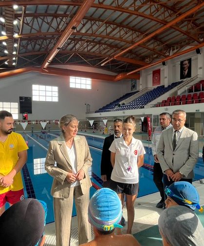 Nazilli’de yüzme seferberliği.. Bir yılda 2 bin 580 çocuk yüzme öğrendi