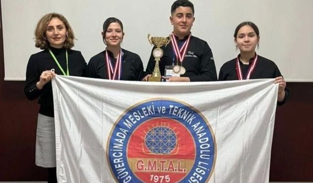 Kuşadası’ndaki okul aşçılık yarışmasında bölge birincisi oldu