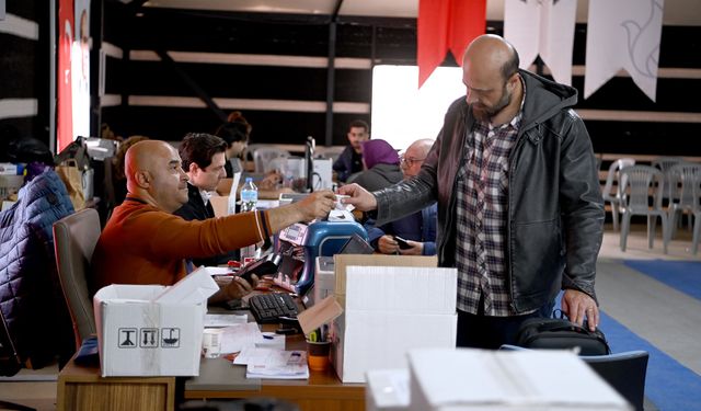 KUŞADASI BELEDİYESİ’NİN YÖRÜK HİZMET ÇADIRINDA TÜM İŞLEMLER KOLAYLIKLA YAPILIYOR
