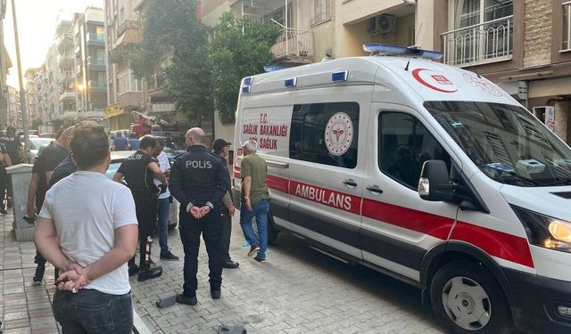 Aydın'da samuray kılıcıyla sokağa çıkan genç kız dehşet saçtı