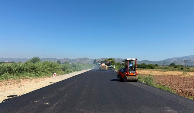 Başkan Çerçioğlu’nun öncülüğünde Aydın’ın tüm ilçelerinde yol yapım ve yenileme çalışmaları devam ediyor