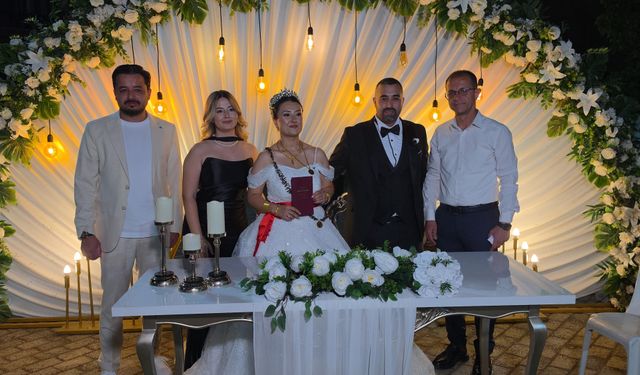 Kuyucak'ta mutluluğa "evet" dediler.. Arif Yılmazoğlu ve Ümmü Tekeli'nin mutlu günü