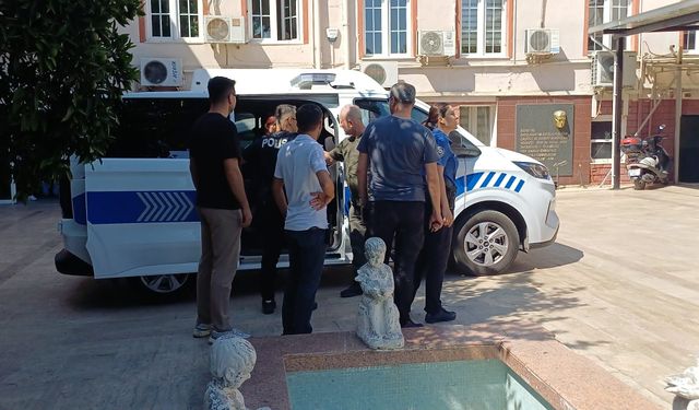 Kimlik vermek istemeyen kadın polislere zor anlar yaşattı