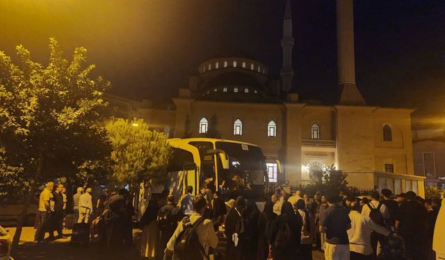 Aydın'dan 109 hafız dualarla umreye uğurlandı