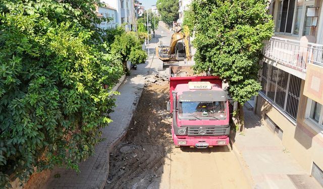 Nazilli'de 6 sokakta eş zamanlı asfalt mesaisi
