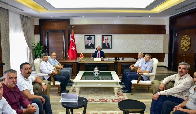 Aydın Valisi Varol Nazilli mahalle muhtarlarını kabul etti