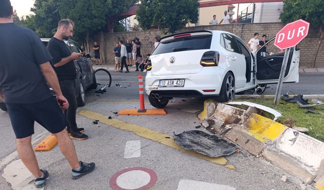 Aydın'da otomobille çarpışan araç refüje çıktı: 1 yaralı
