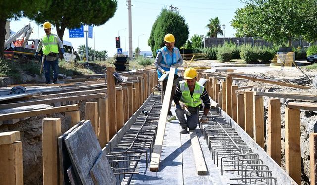 ASKİ dört bir yanda çalışmalarına devam ediyor