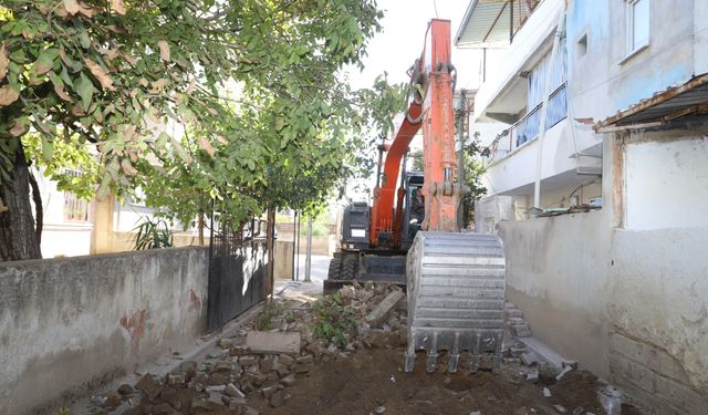 Nazilli Yeşil Mahalle’de yol yenileme çalışmaları başladı