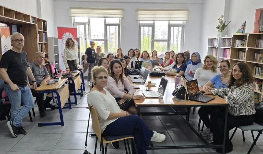 Aydın'da öğretmenlere yapay zeka destekli eğitim atölyesi