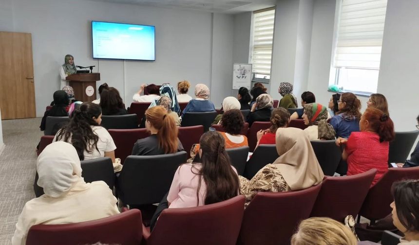 Nazilli’de sağlık çalışanlarına "Kronik Hastalıklar" eğitimi verildi