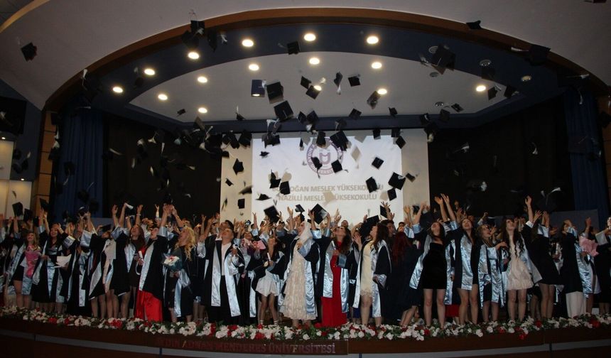 Bozdoğan MYO ve Nazilli MYO 2026 mezunlarını uğurladı