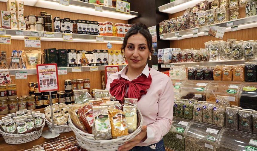 Baharat reyonları bayram için yeniden donatıldı