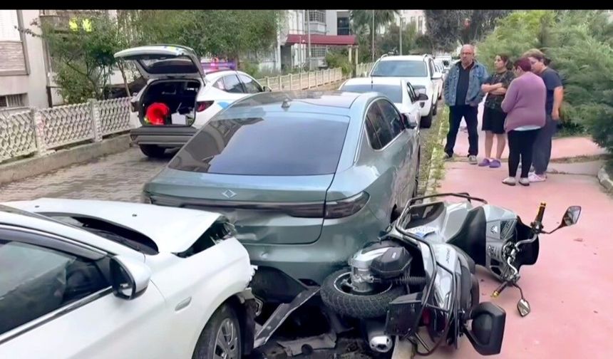 Trafik kazasında 5 araç hasar gördü, 1 yaralı