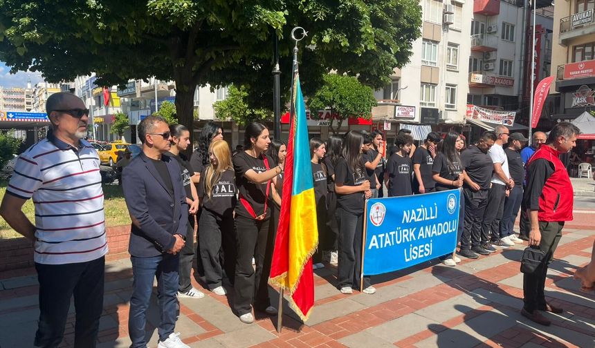Nazilli’de 19 Mayıs kutlamaları çelenk sunma töreniyle başladı