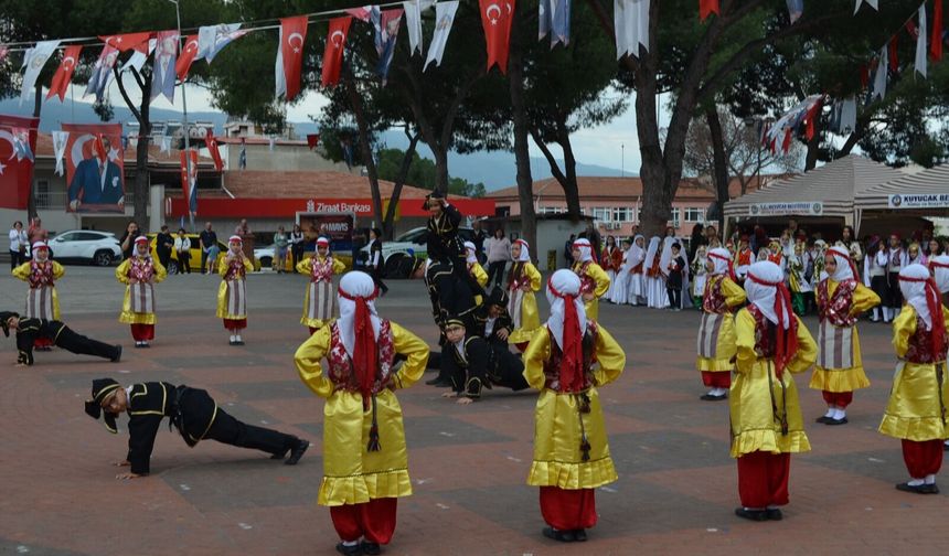 Kuyucak’ta “Maarif’in Kalbinde Halk Oyunları Şenliği” Coşkusu