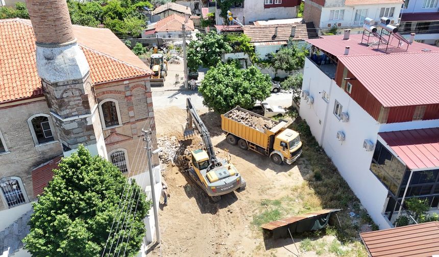 Nazilli’de yol yenileme çalışmaları sürüyor