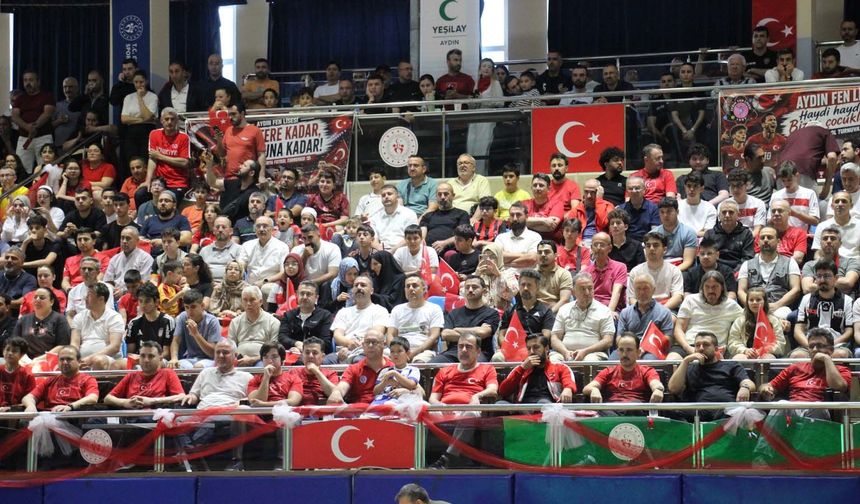 Aydınlılar Dünya Kupası maçını birlikte izledi