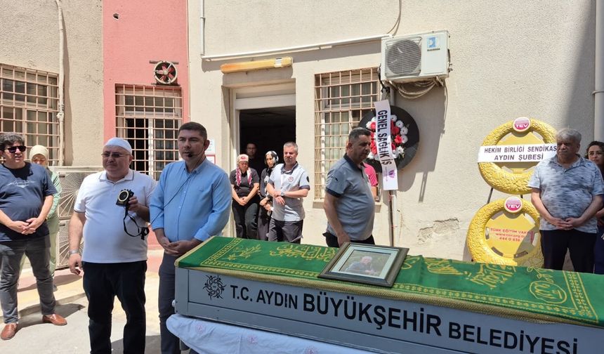 Sevilen doktor gözyaşlarıyla uğurlandı