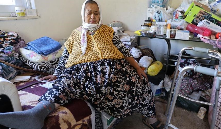 Karnından 40 kilogram kitle çıkarıldı